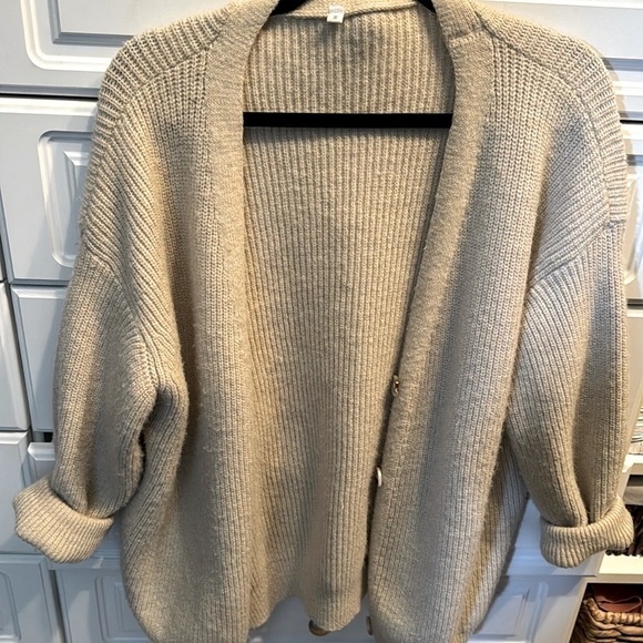 Cozy soft Cashmere like sweater cardigan - Picture 2 of 8